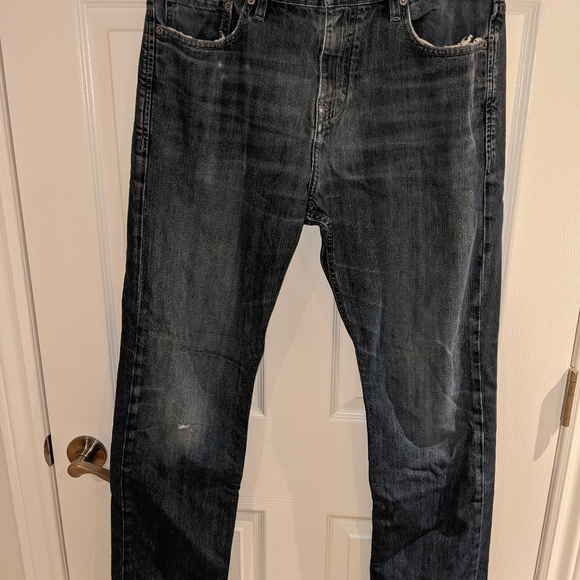 MOVING- offer Calvin Klein dark wash jeans 34 x 32 - Picture 4 of 4